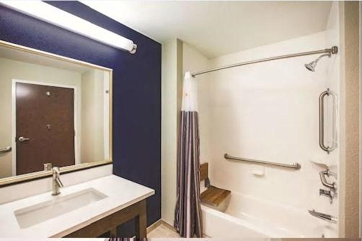 Hotel La Quinta By Wyndham Omaha Airport Downtown Carter Lake Esterno foto