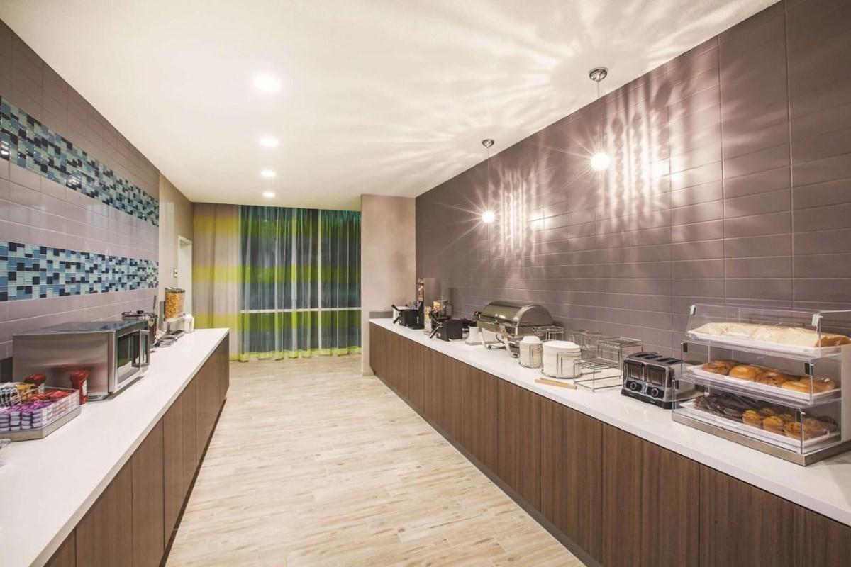 Hotel La Quinta By Wyndham Omaha Airport Downtown Carter Lake Esterno foto
