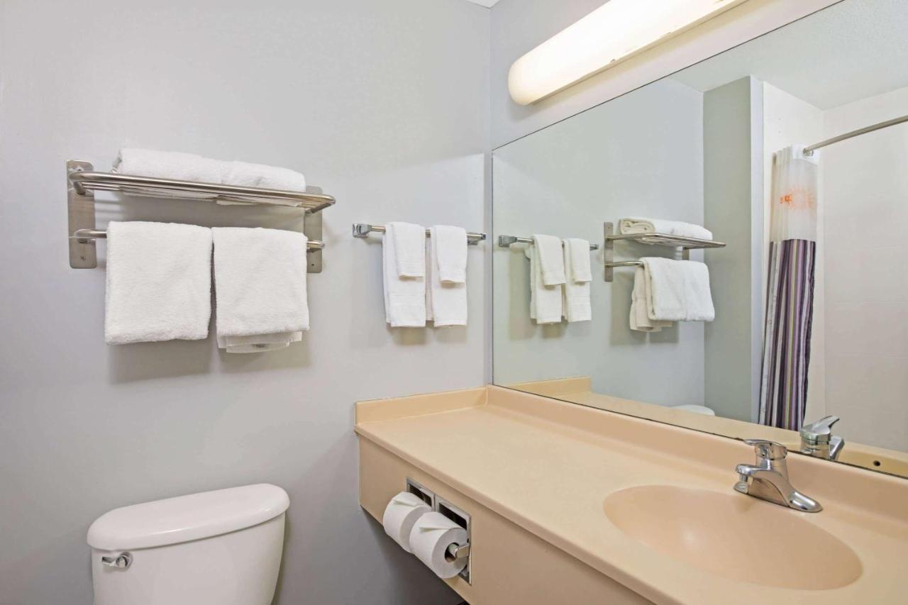 Hotel La Quinta By Wyndham Omaha Airport Downtown Carter Lake Esterno foto