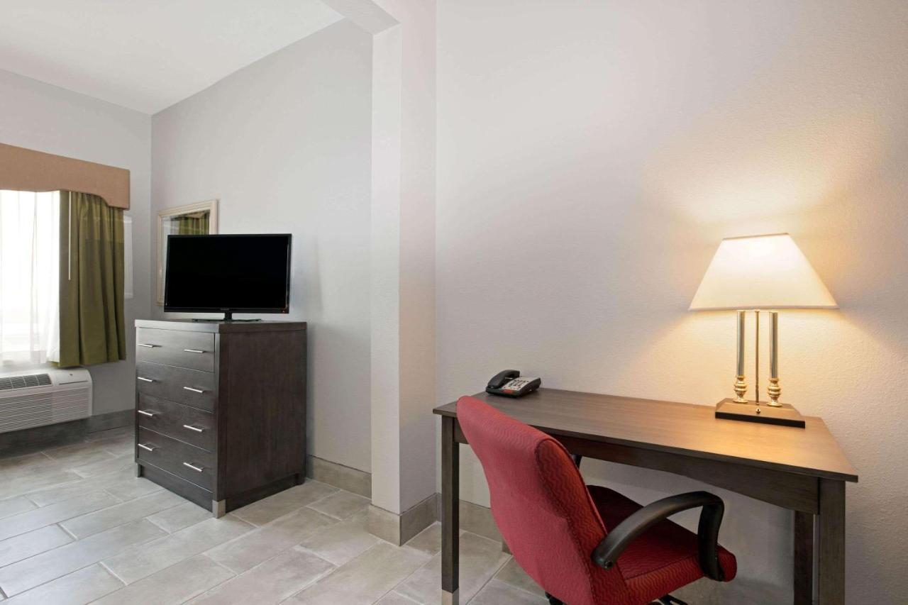 Hotel La Quinta By Wyndham Omaha Airport Downtown Carter Lake Esterno foto